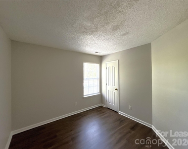 1601 Elk Creek Court - Photo Thumbnail 14