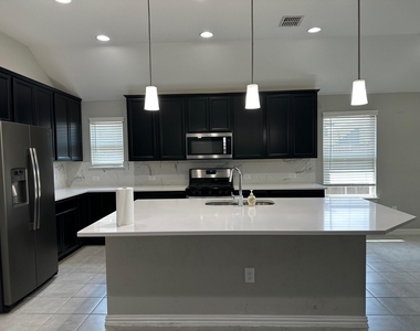 2520 Wallingford Drive - Photo Thumbnail 11