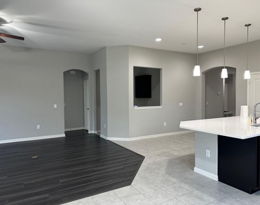 2520 Wallingford Drive - Photo Thumbnail 16