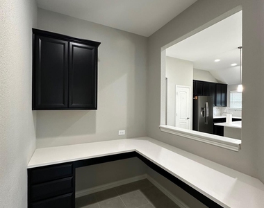 2520 Wallingford Drive - Photo Thumbnail 22
