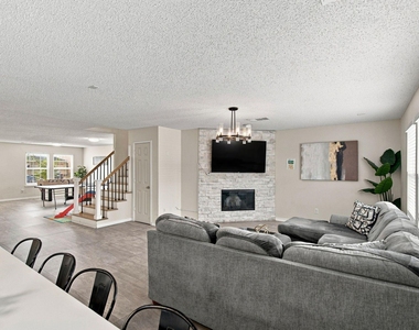 5456 Maverick Drive - Photo Thumbnail 7