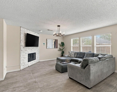 5456 Maverick Drive - Photo Thumbnail 6