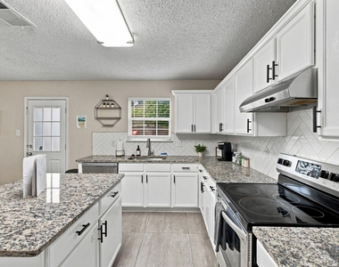5456 Maverick Drive - Photo Thumbnail 14