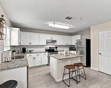 5456 Maverick Drive - Photo Thumbnail 12
