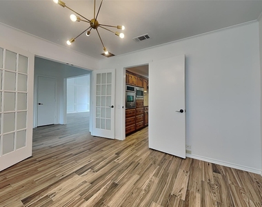 3736 Solarium Place - Photo Thumbnail 5