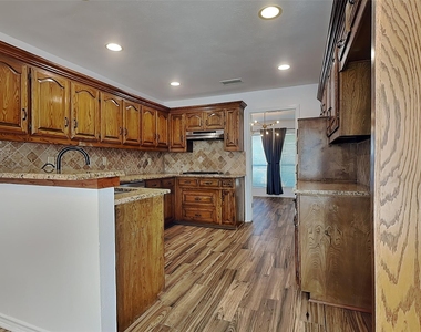 3736 Solarium Place - Photo Thumbnail 3