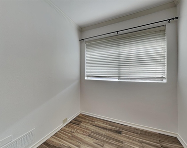 3736 Solarium Place - Photo Thumbnail 15