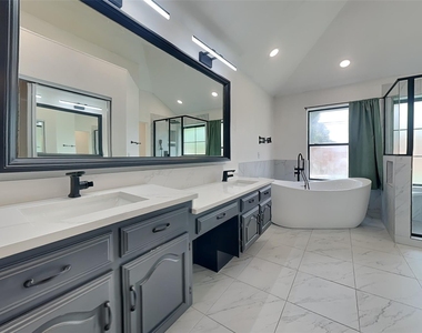 3736 Solarium Place - Photo Thumbnail 9
