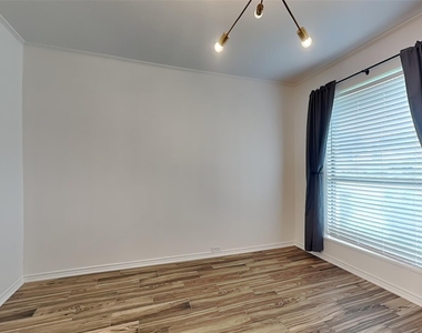 3736 Solarium Place - Photo Thumbnail 6