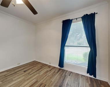 3736 Solarium Place - Photo Thumbnail 11