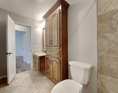 3736 Solarium Place - Photo Thumbnail 18