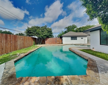 3736 Solarium Place - Photo Thumbnail 19