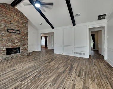 3736 Solarium Place - Photo Thumbnail 2