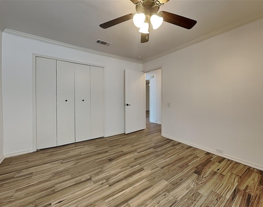 3736 Solarium Place - Photo Thumbnail 14