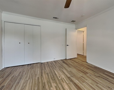 3736 Solarium Place - Photo Thumbnail 17