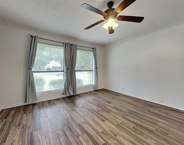 3736 Solarium Place - Photo Thumbnail 16