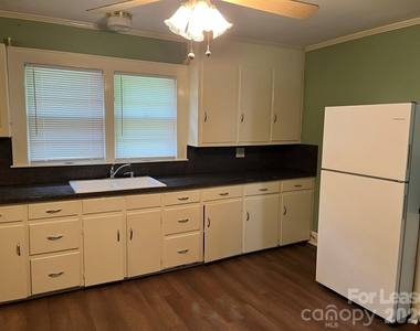 1049 E Main Street - Photo Thumbnail 5