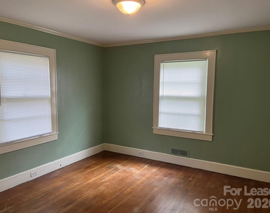 1049 E Main Street - Photo Thumbnail 7