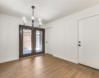 2822 Clear Springs Drive - Photo Thumbnail 8