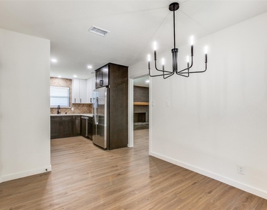 2822 Clear Springs Drive - Photo Thumbnail 11