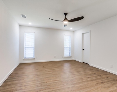 2822 Clear Springs Drive - Photo Thumbnail 20