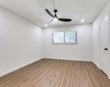 2822 Clear Springs Drive - Photo Thumbnail 15