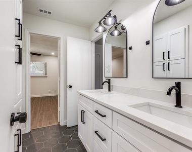 2822 Clear Springs Drive - Photo Thumbnail 16
