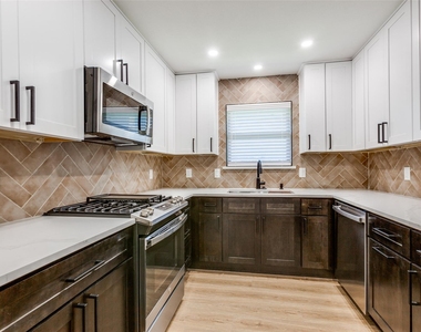 2822 Clear Springs Drive - Photo Thumbnail 13