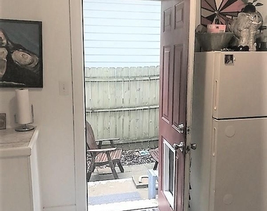 2728 Holt Street - Photo Thumbnail 7