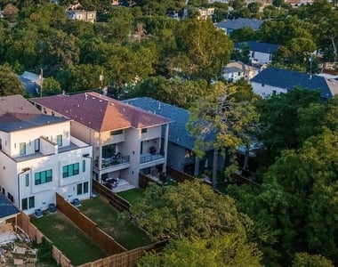 2345 Hondo Avenue - Photo Thumbnail 2