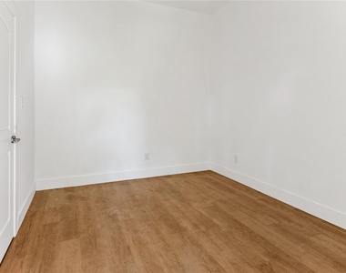 1641 E Tucker Street - Photo Thumbnail 19