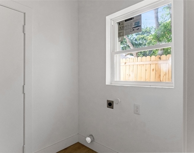1641 E Tucker Street - Photo Thumbnail 10