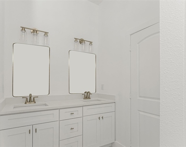 1641 E Tucker Street - Photo Thumbnail 18