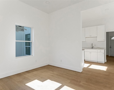 1641 E Tucker Street - Photo Thumbnail 4