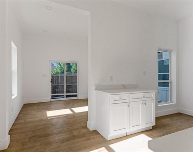 1641 E Tucker Street - Photo Thumbnail 5