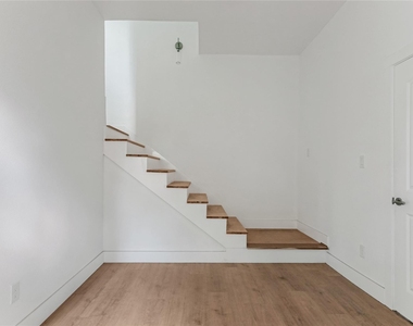1641 E Tucker Street - Photo Thumbnail 3