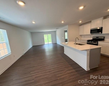 152 Spotted Way - Photo Thumbnail 2