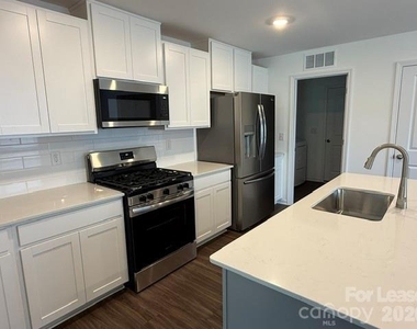 152 Spotted Way - Photo Thumbnail 4