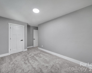 110 Carpenter Street - Photo Thumbnail 12
