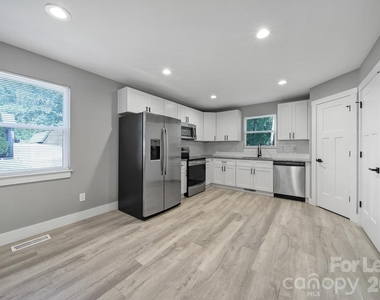110 Carpenter Street - Photo Thumbnail 2