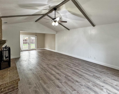 1713 Kingsbridge Drive - Photo Thumbnail 1