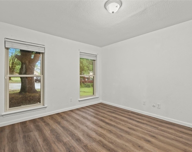 211 Willowwood Place - Photo Thumbnail 13