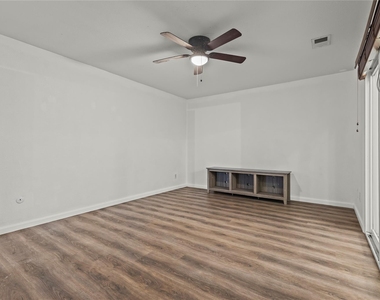 211 Willowwood Place - Photo Thumbnail 9