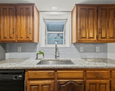 211 Willowwood Place - Photo Thumbnail 19
