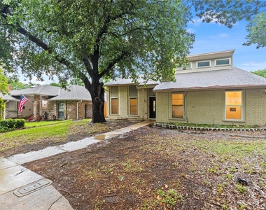 211 Willowwood Place - Photo Thumbnail 3