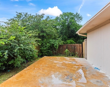 211 Willowwood Place - Photo Thumbnail 34