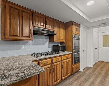 211 Willowwood Place - Photo Thumbnail 18