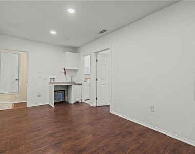211 Willowwood Place - Photo Thumbnail 26