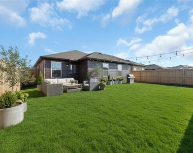 109 Brookline Drive - Photo Thumbnail 10