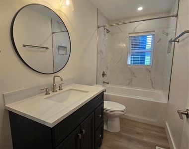 421 Kingfield Drive Sw - Photo Thumbnail 12